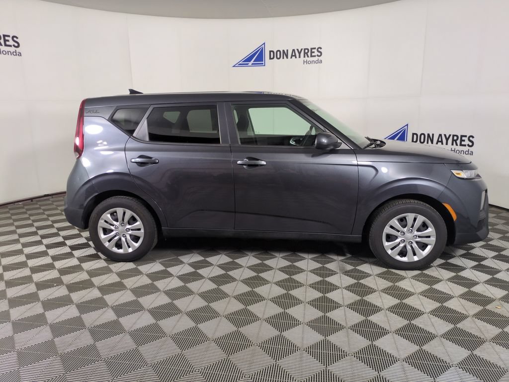 Used 2021 Kia Soul LX FWD image 6