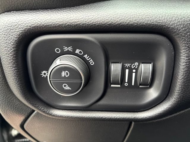 Used 2024 RAM 3500 Laramie AWD/4WD image 15