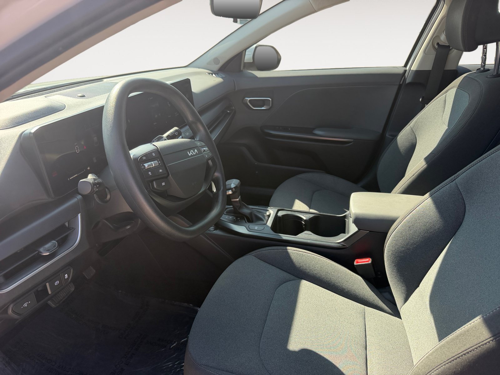 Used 2025 Kia K4 FWD image 19