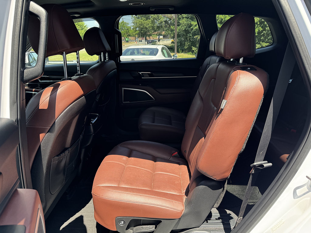 Used 2023 Kia Telluride EX w/ EX Captain's Chair Package AWD/4WD image 9