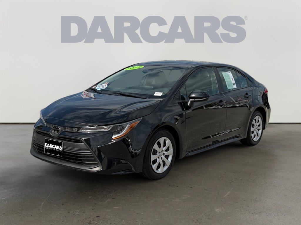 Used 2025 Toyota Corolla LE FWD image 3