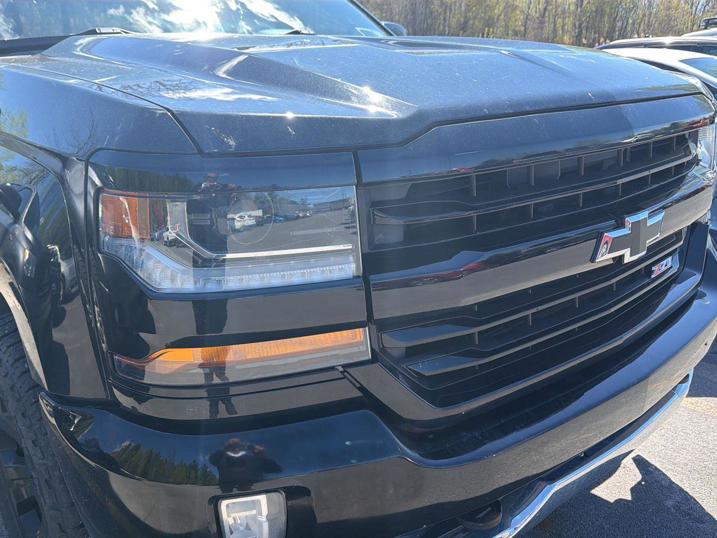 Used 2017 Chevrolet Silverado 1500 LT w/ All Star Edition AWD/4WD image 4