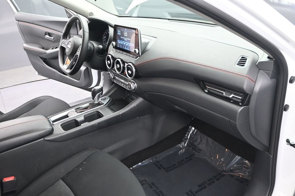 Used 2025 Nissan Sentra SR FWD image 28