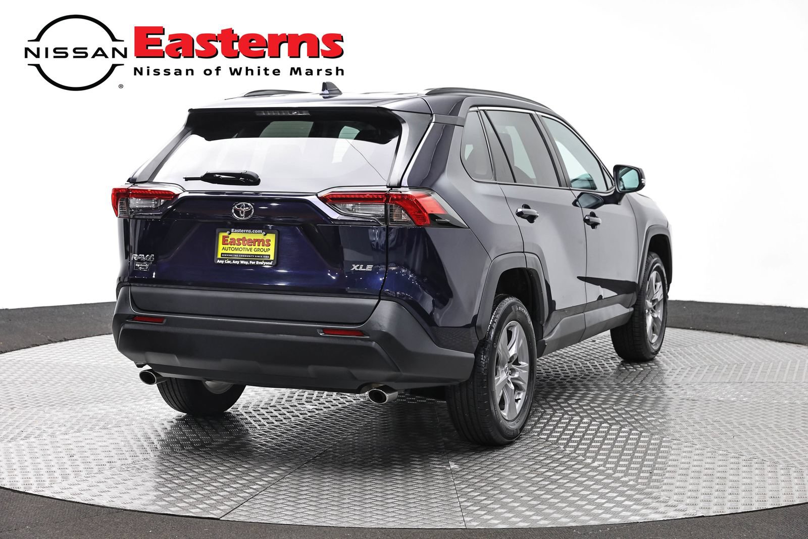 Used 2024 Toyota RAV4 XLE FWD image 5