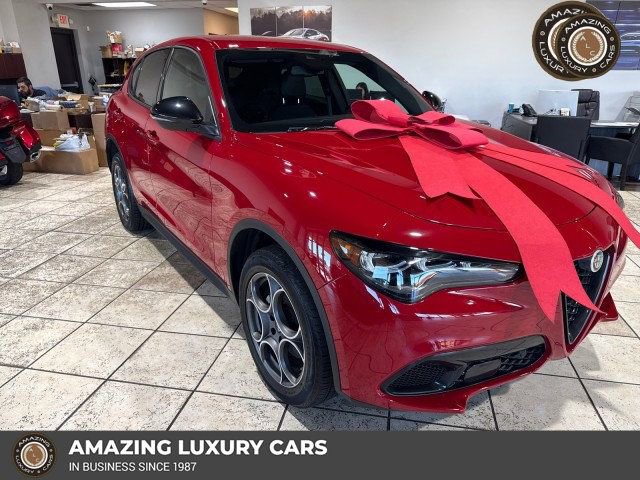 Used 2024 Alfa Romeo Stelvio Sprint image 1