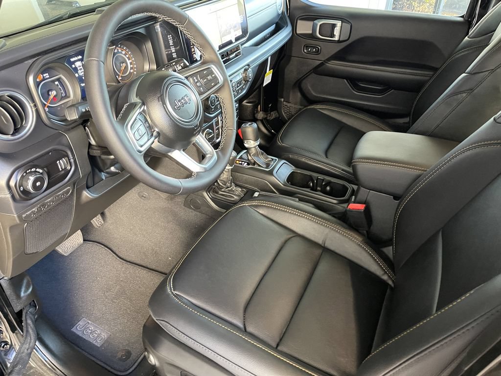 New 2026 Jeep Wrangler Unlimited Sahara AWD/4WD image 9
