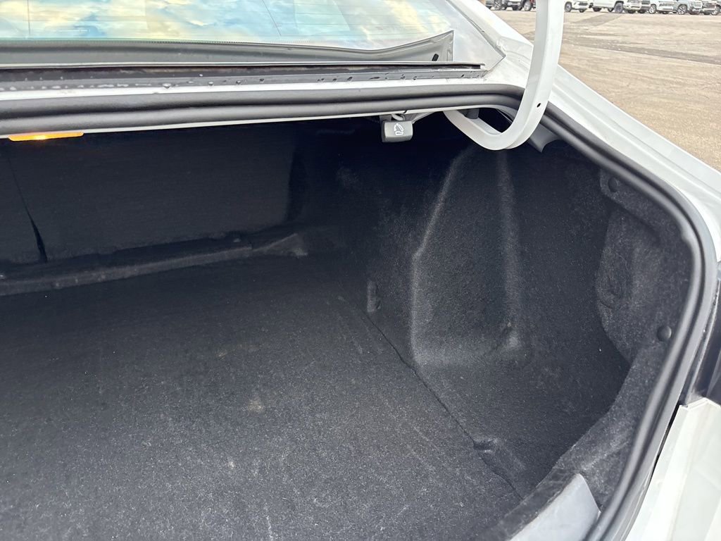 Used 2024 Chevrolet Malibu LT image 10