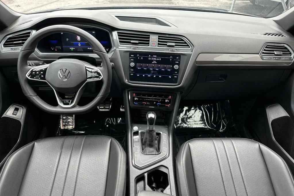 Used 2022 Volkswagen Tiguan SE R-Line FWD image 13