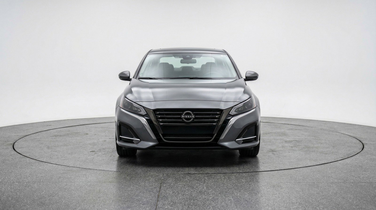 Used 2025 Nissan Altima 2.5 SV image 2