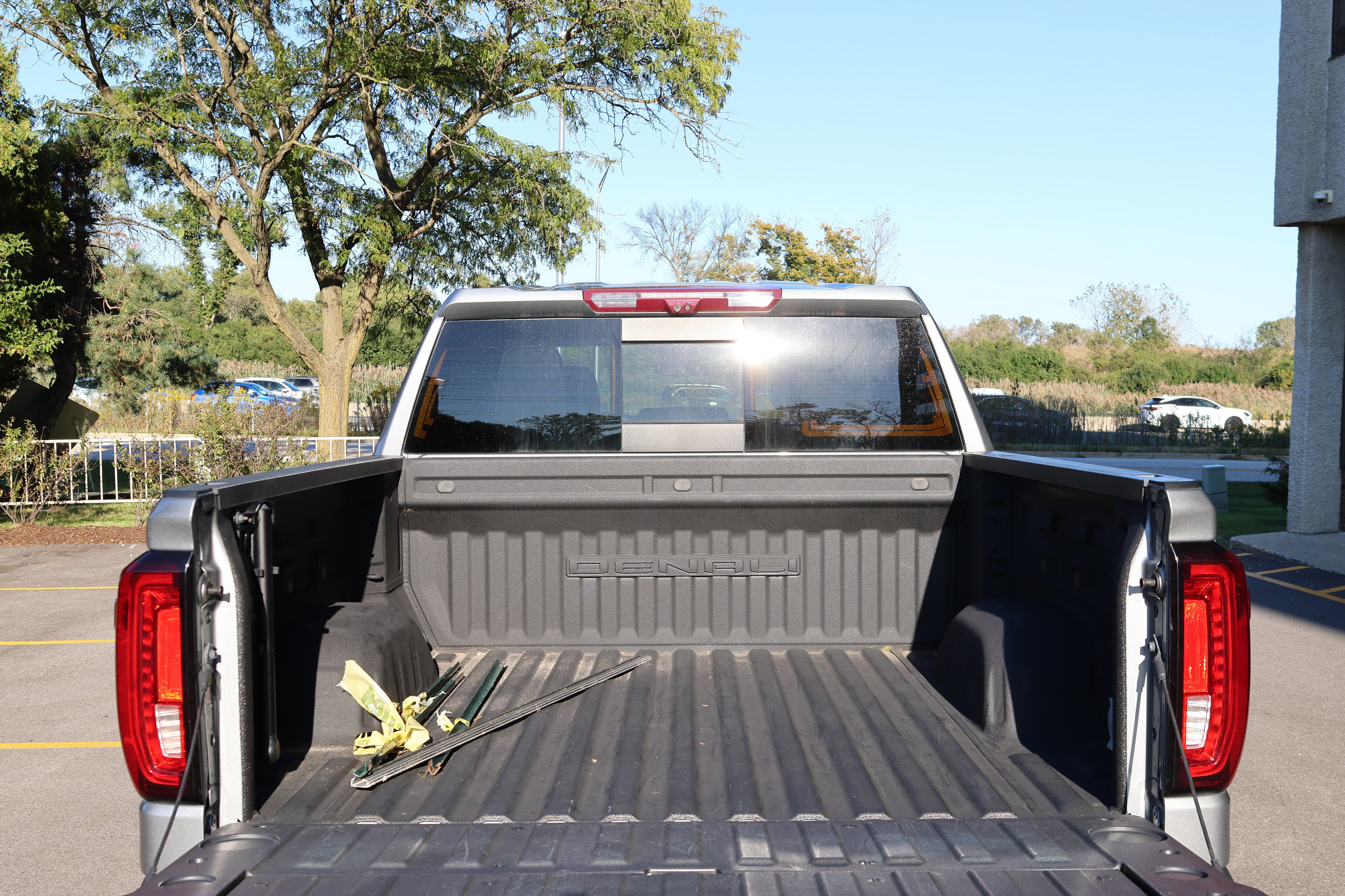 Used 2023 GMC Sierra 1500 Denali w/ Denali Reserve Package AWD/4WD image 4