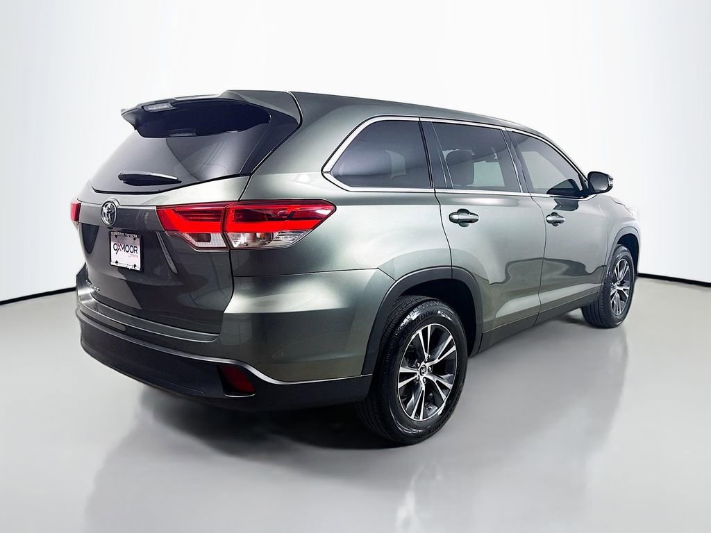 Certified 2019 Toyota Highlander LE image 7