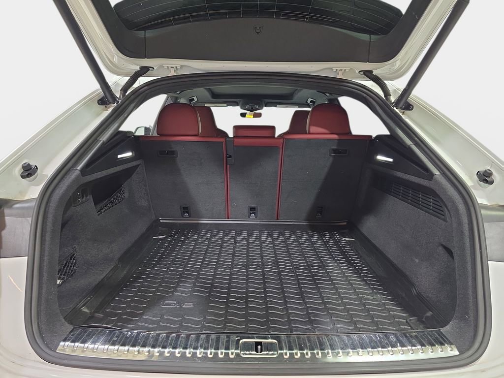 Used 2023 Audi SQ8 Prestige AWD/4WD image 14