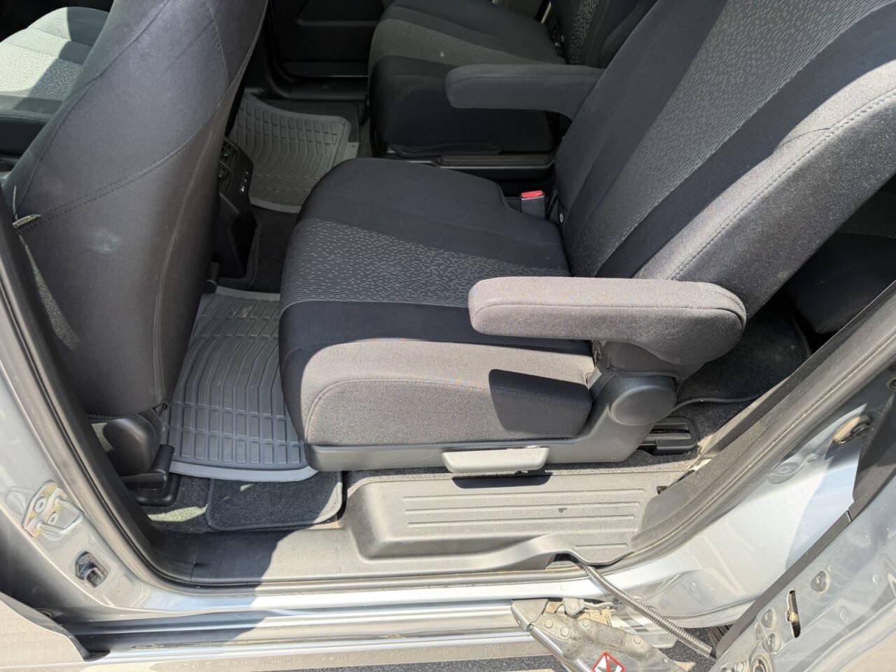 Used 2012 MAZDA MAZDA5 Touring w/ Moonroof & Audio Pkg FWD image 22