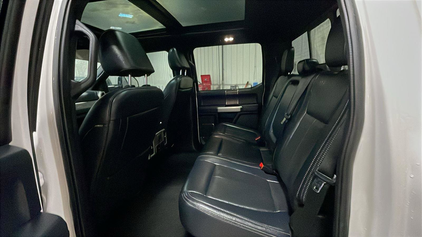 Used 2022 Ford F350 Lariat w/ Black Appearance Package image 9