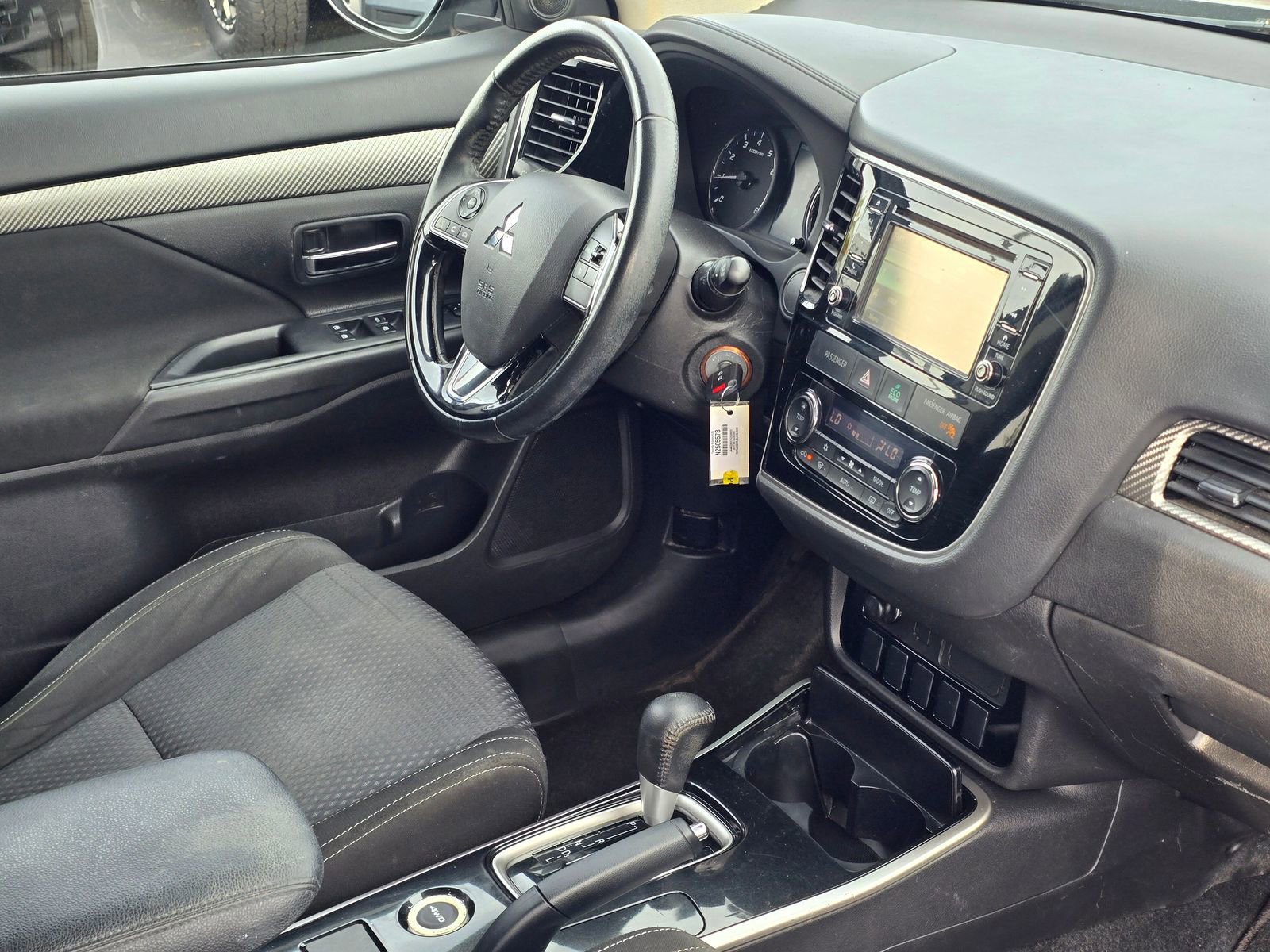 Used 2017 Mitsubishi Outlander ES image 35