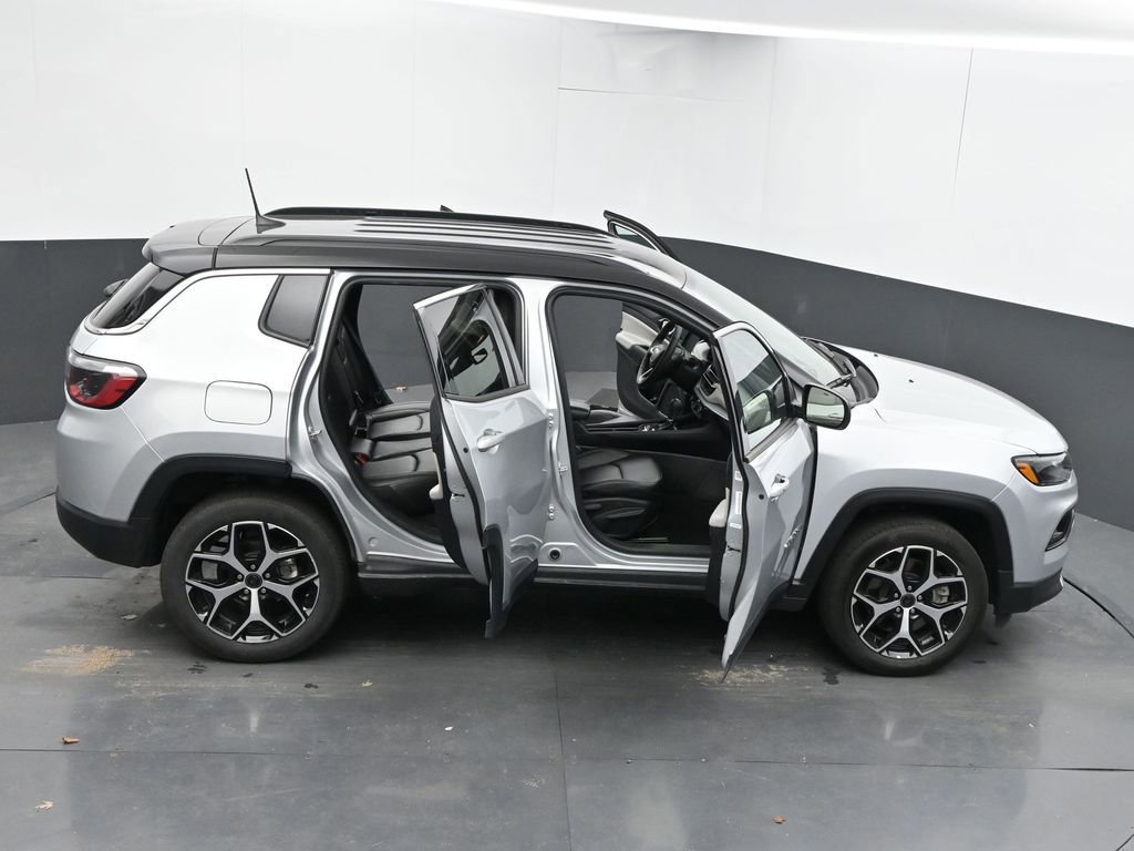Used 2025 Jeep Compass Limited AWD/4WD image 69