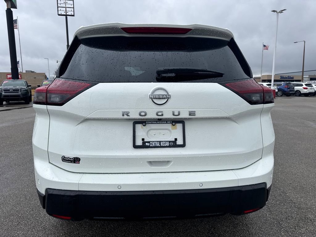 Used 2025 Nissan Rogue S image 5
