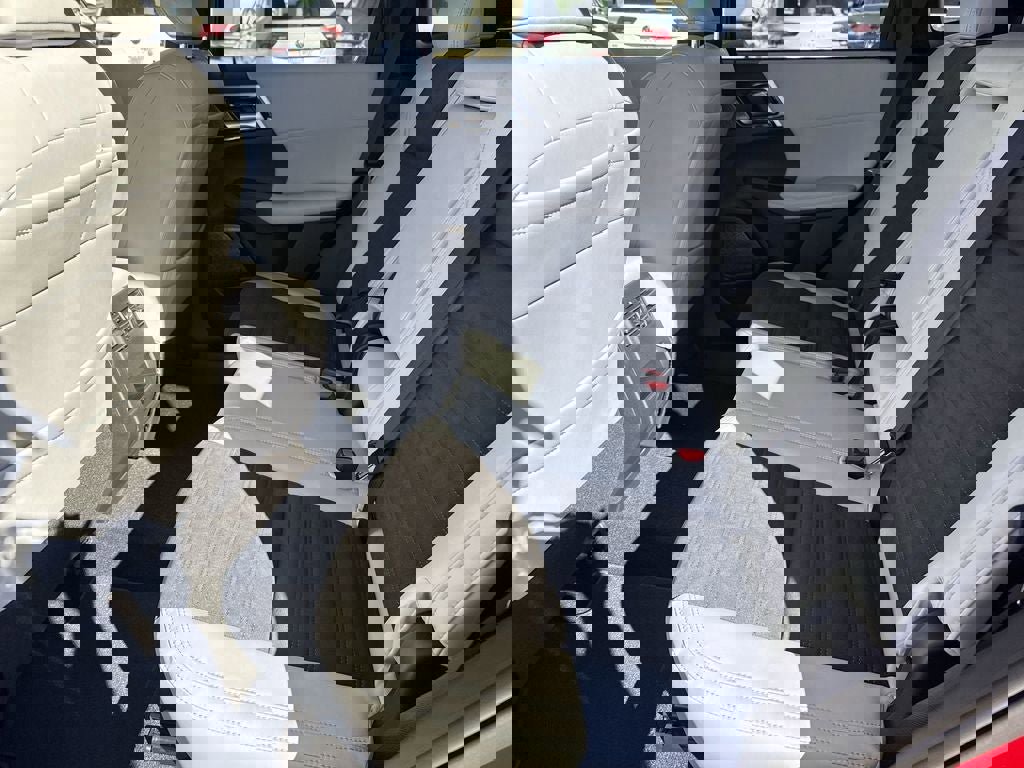 New 2025 Mitsubishi Outlander SE image 29