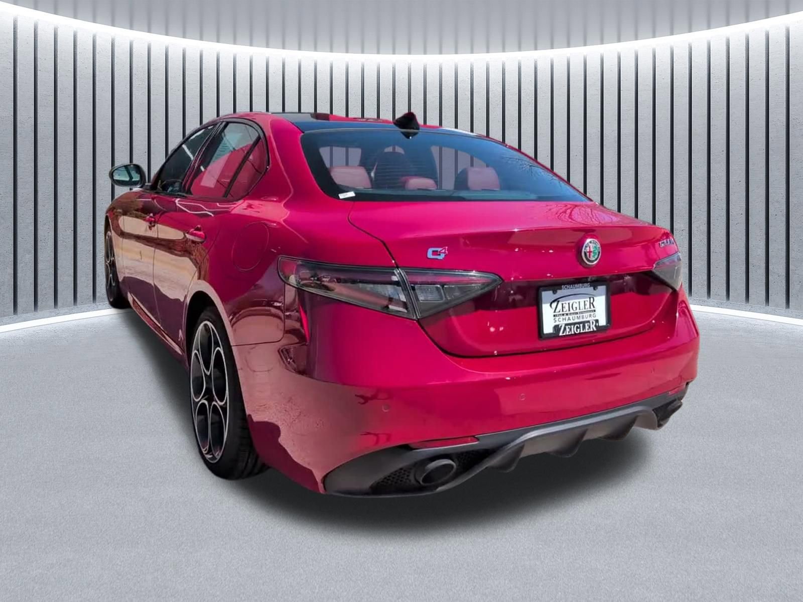 Used 2024 Alfa Romeo Giulia Veloce AWD/4WD image 13