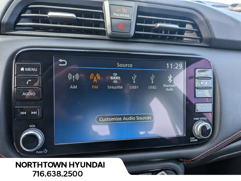 Used 2025 Nissan Versa SR FWD image 19
