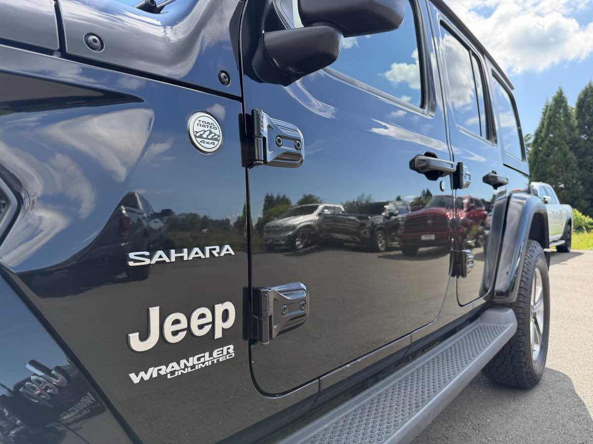 Used 2020 Jeep Wrangler Unlimited Sahara AWD/4WD image 11