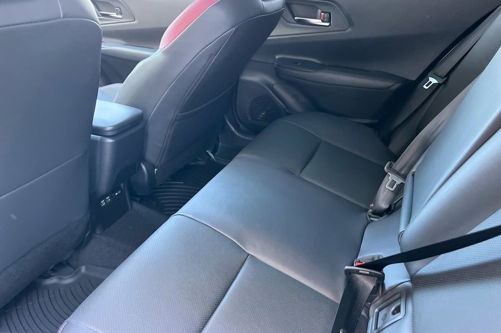 New 2026 Toyota Prius Plug-In Hybrid FWD image 12