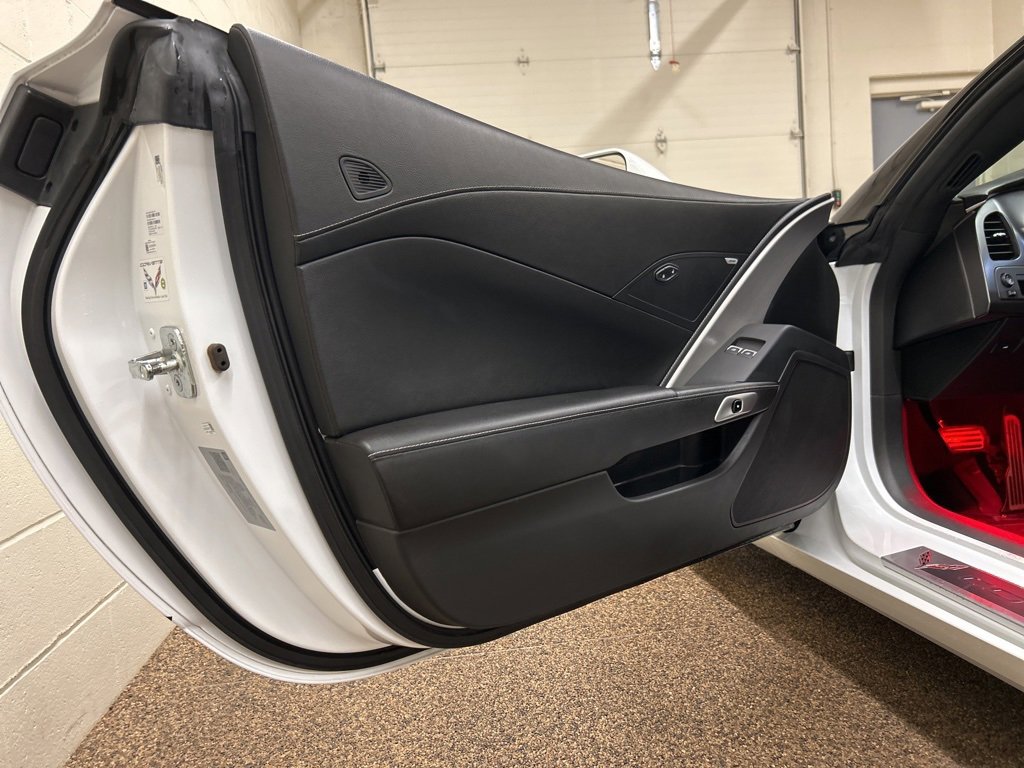 Used 2019 Chevrolet Corvette Stingray Coupe w/ 1LT image 9