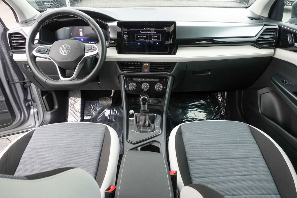 Certified 2025 Volkswagen Taos S image 25