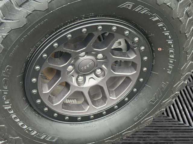 Certified 2023 Jeep Wrangler Unlimited Rubicon w/ Xtreme 35 Tire Package image 10