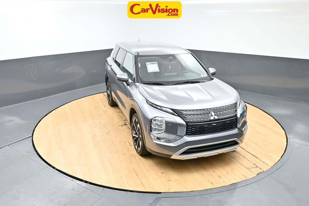 Used 2024 Mitsubishi Outlander SE image 8