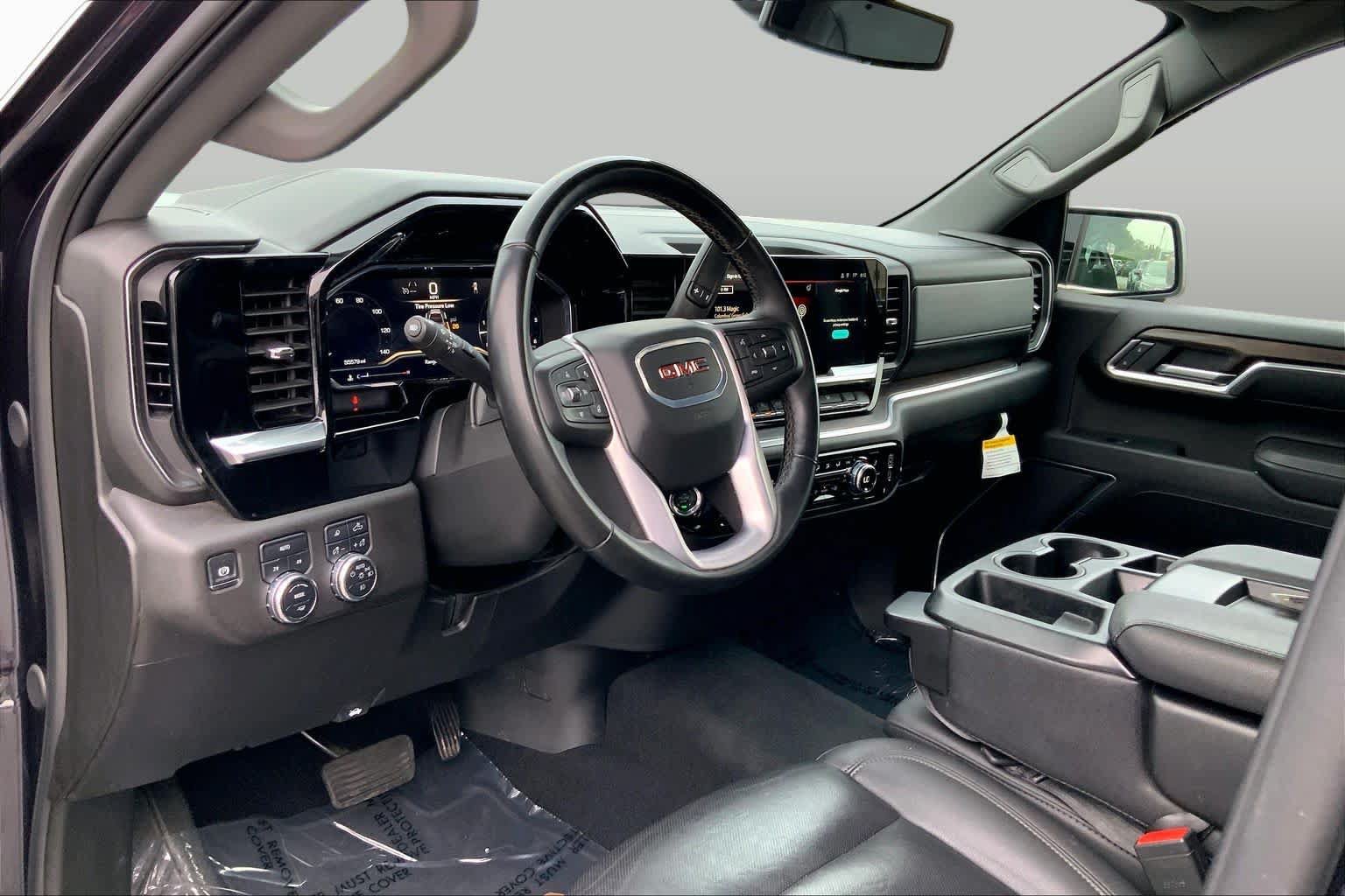 Used 2025 GMC Sierra 1500 SLT AWD/4WD image 16