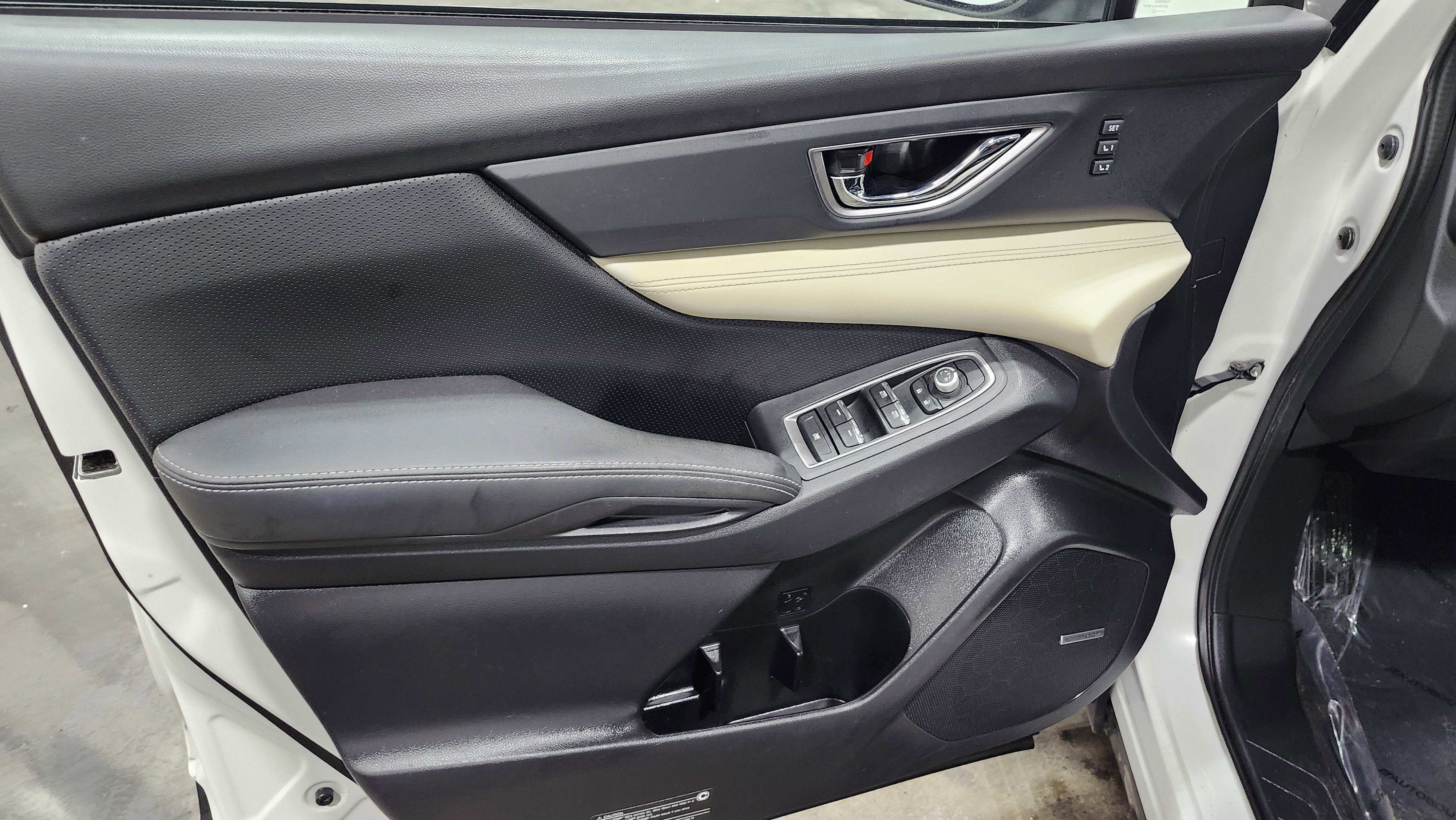 Used 2021 Subaru Ascent Limited w/ Technology Package image 28