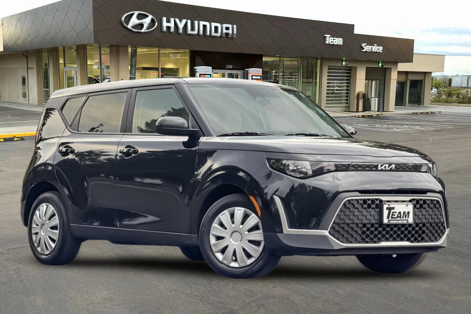 Used 2023 Kia Soul LX FWD video 2