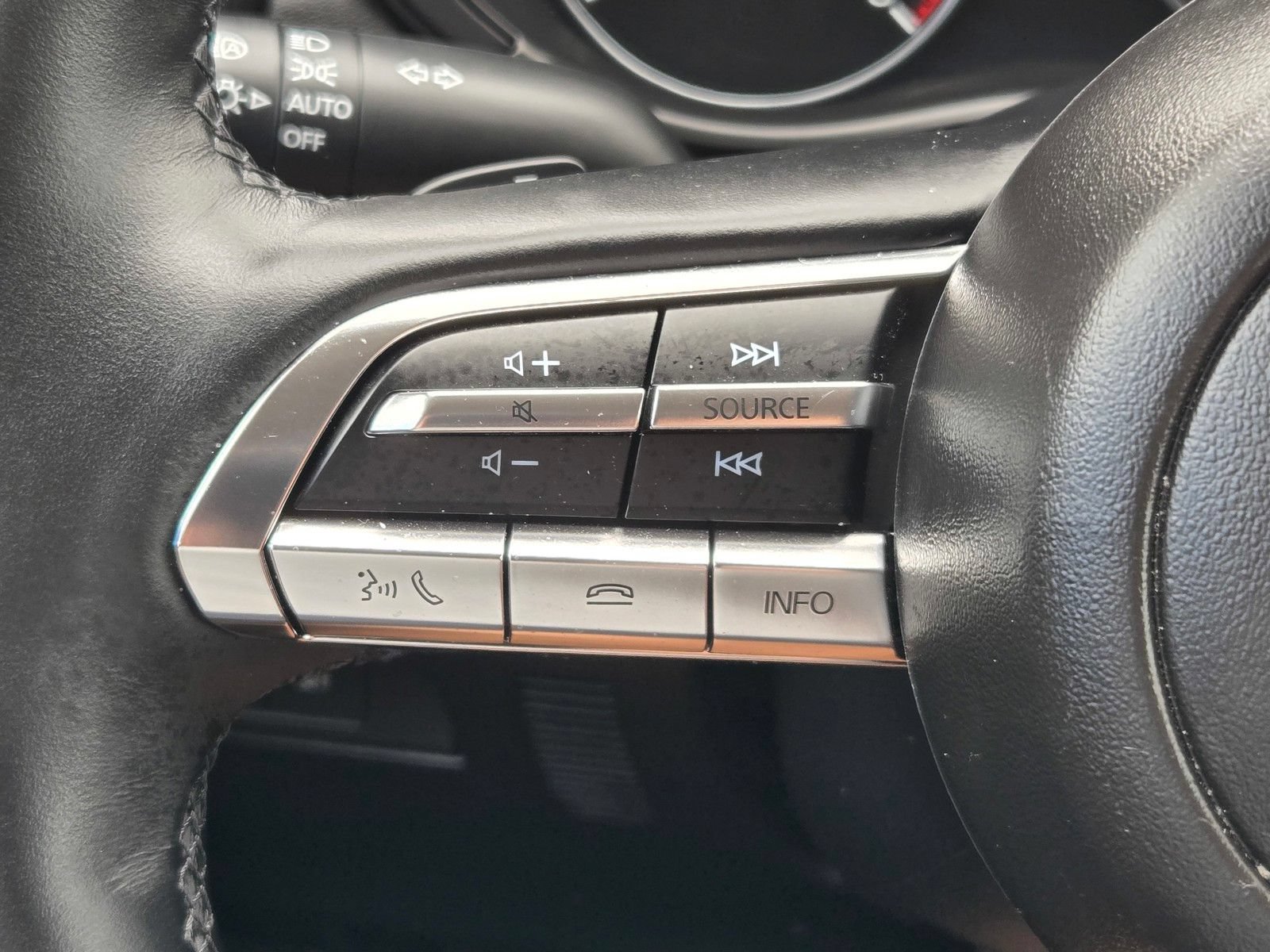 Certified 2025 MAZDA CX-50 Meridian Edition w/ Apex Package AWD/4WD image 32