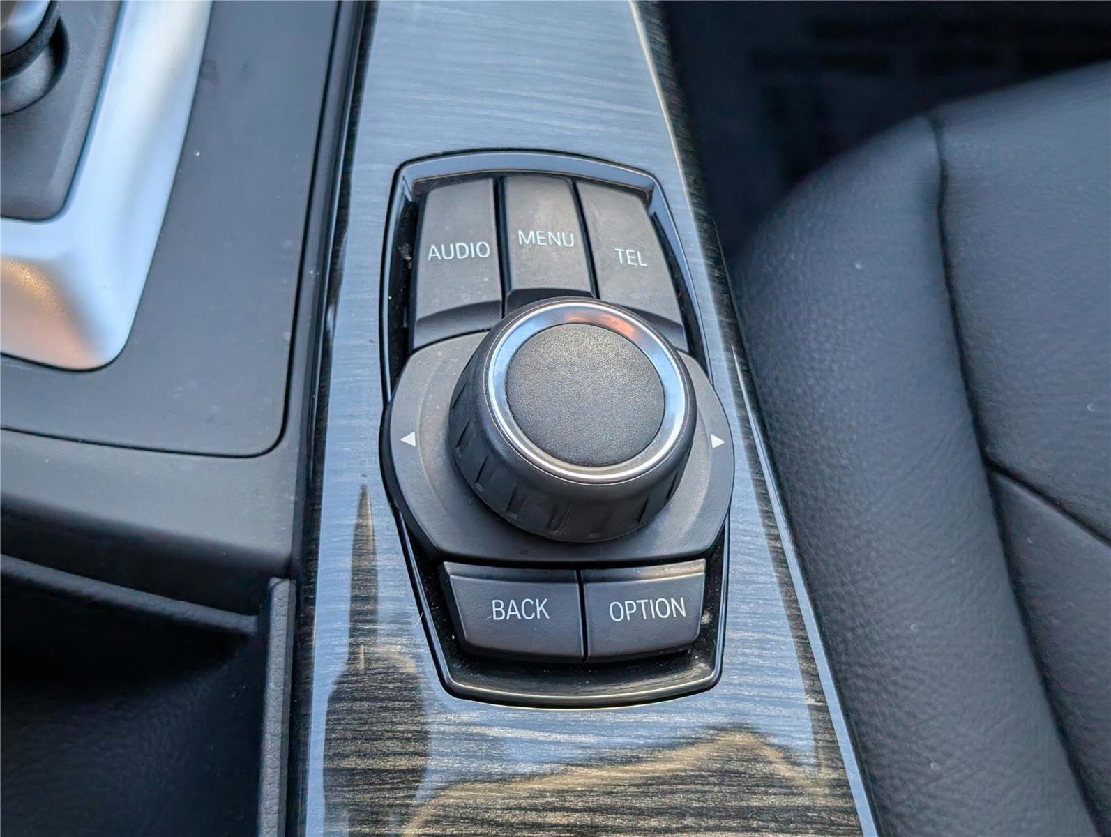 Used 2017 BMW 320i Sedan image 25