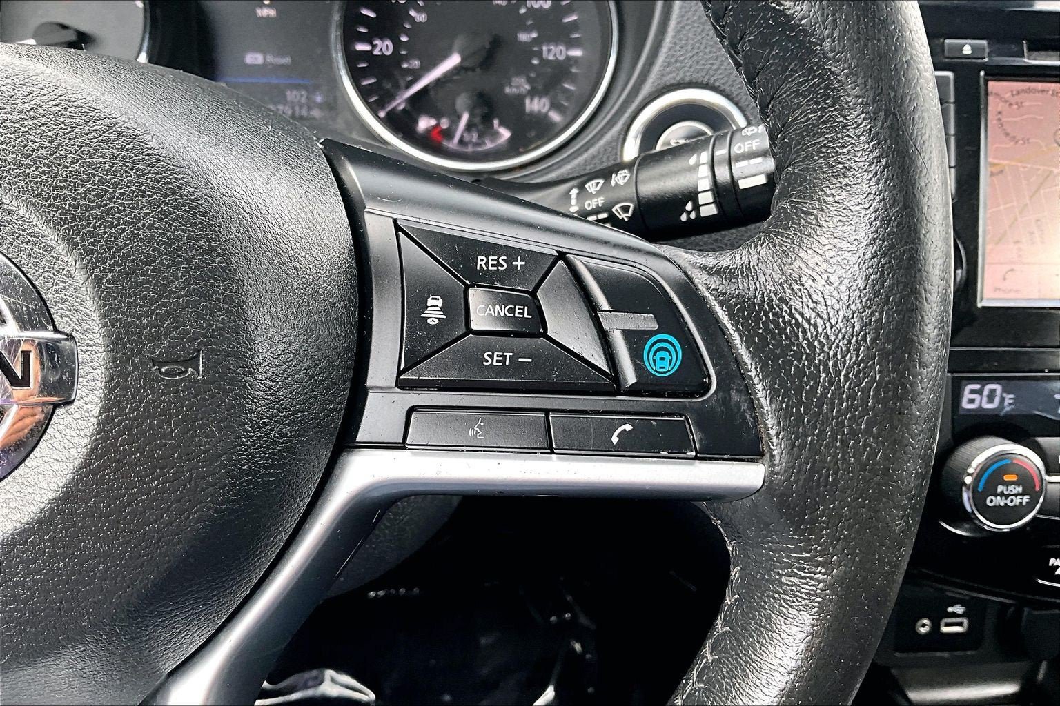 Used 2019 Nissan Rogue SL AWD/4WD image 18