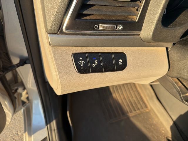 Used 2017 Hyundai Elantra SE w/ SE A/T Tech Package 03 image 18