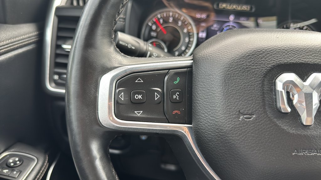 Used 2019 RAM 1500 Laramie w/ Sport Appearance Package AWD/4WD image 18