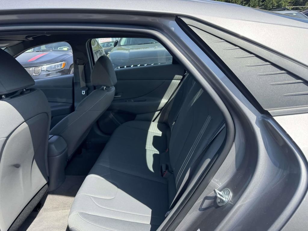 Certified 2023 Hyundai Elantra SEL w/ Convenience Package FWD image 12