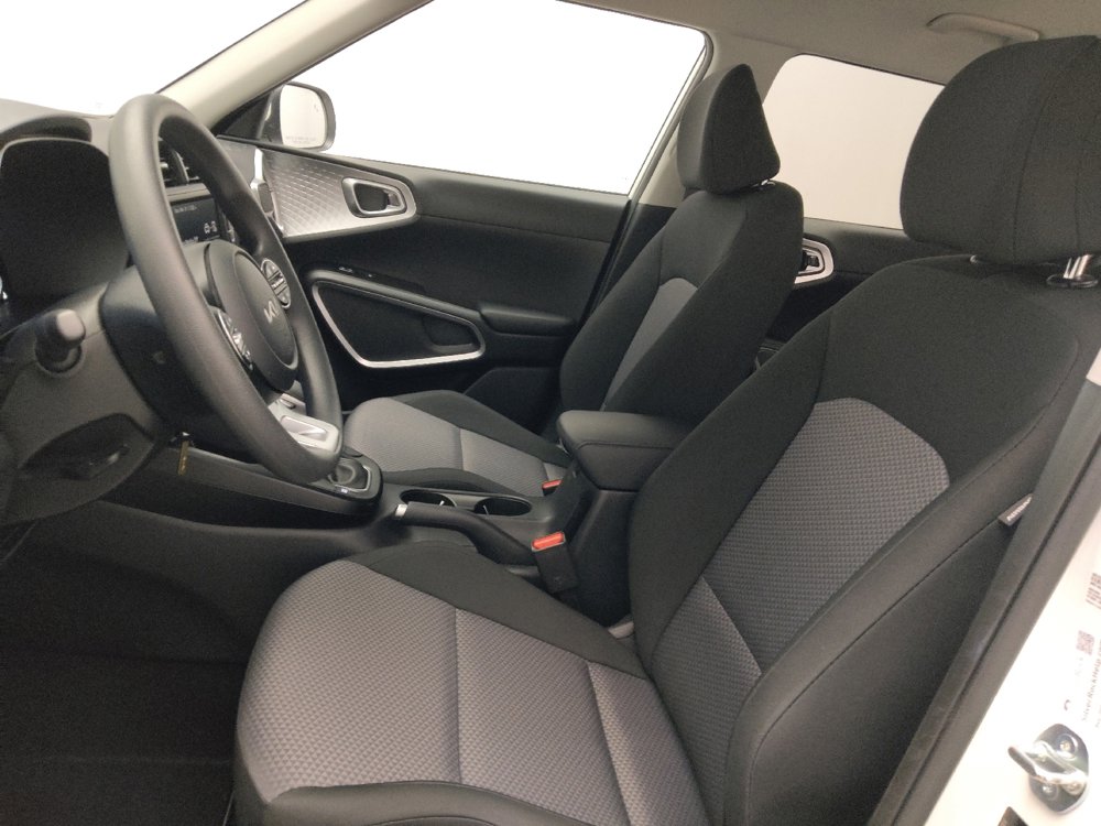 Used 2025 Kia Soul LX w/ LX Technology Package image 17
