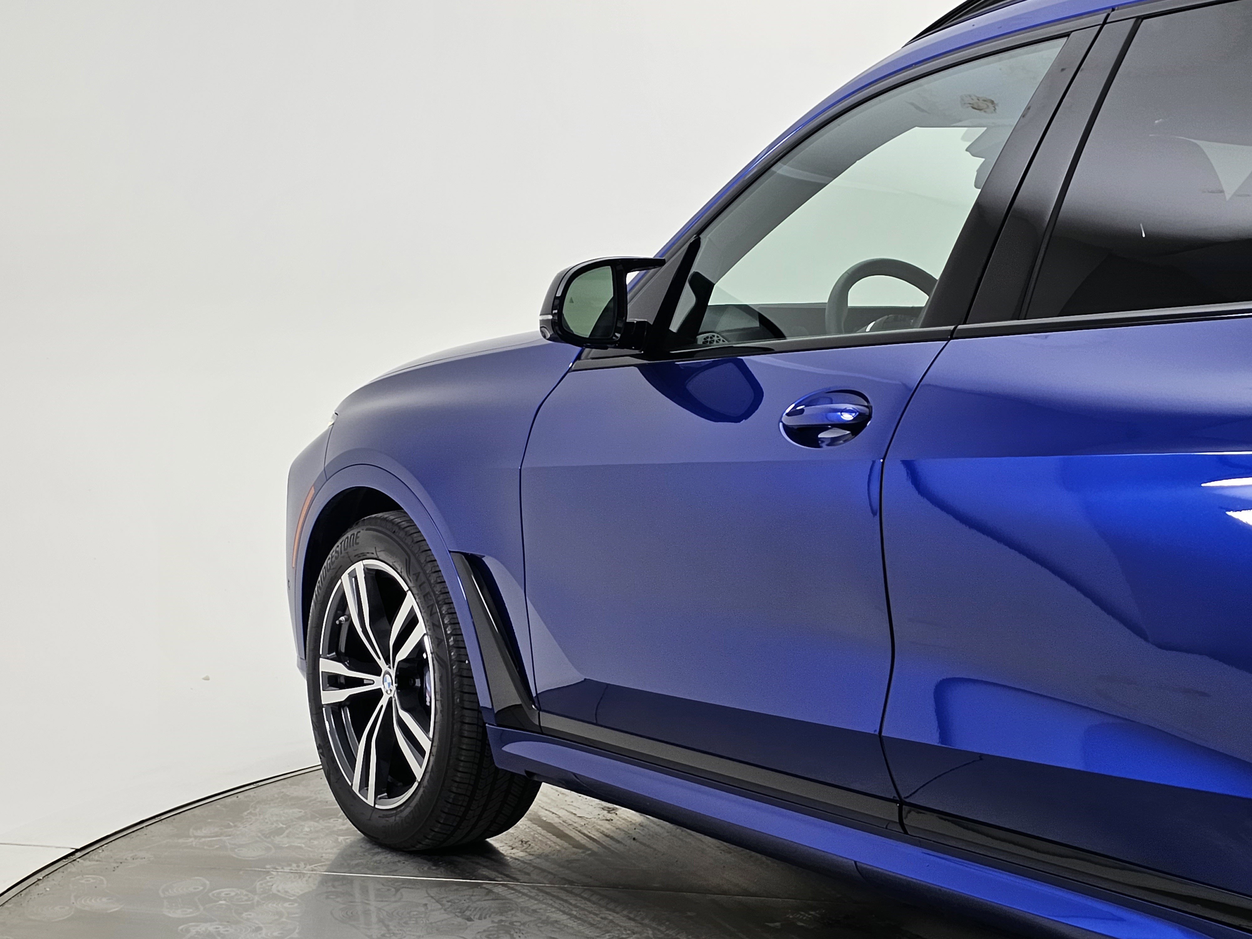Used 2025 BMW X7 M60i image 14