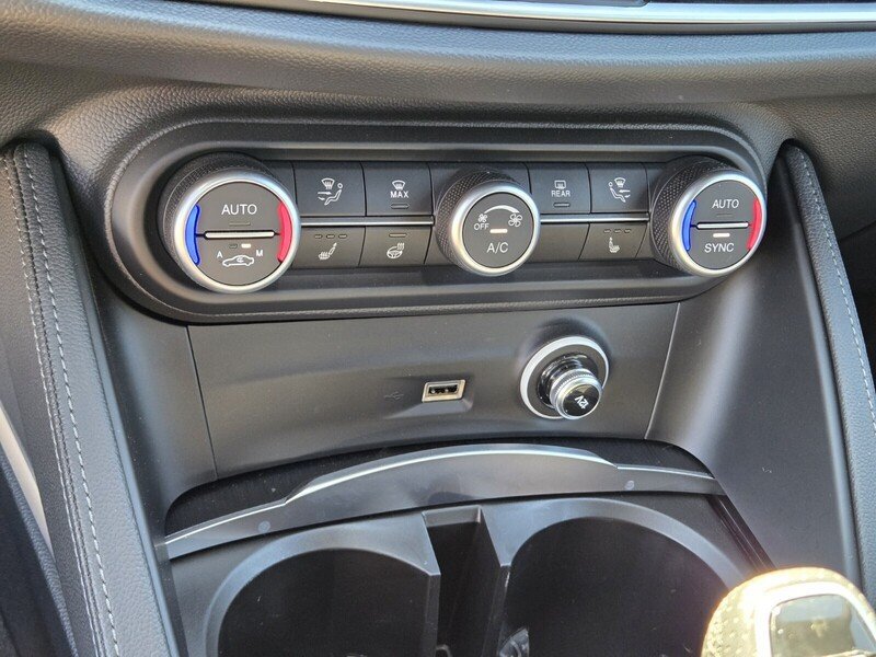 Used 2023 Alfa Romeo Stelvio Sprint AWD/4WD image 21