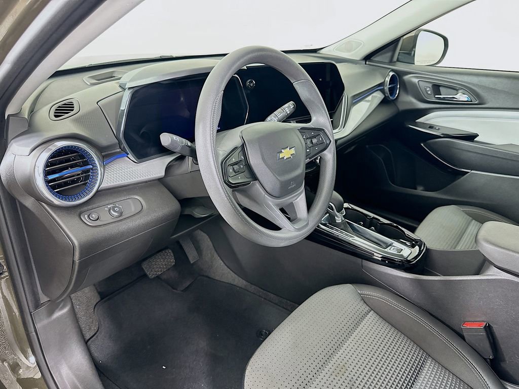 Used 2024 Chevrolet Trax LT image 9