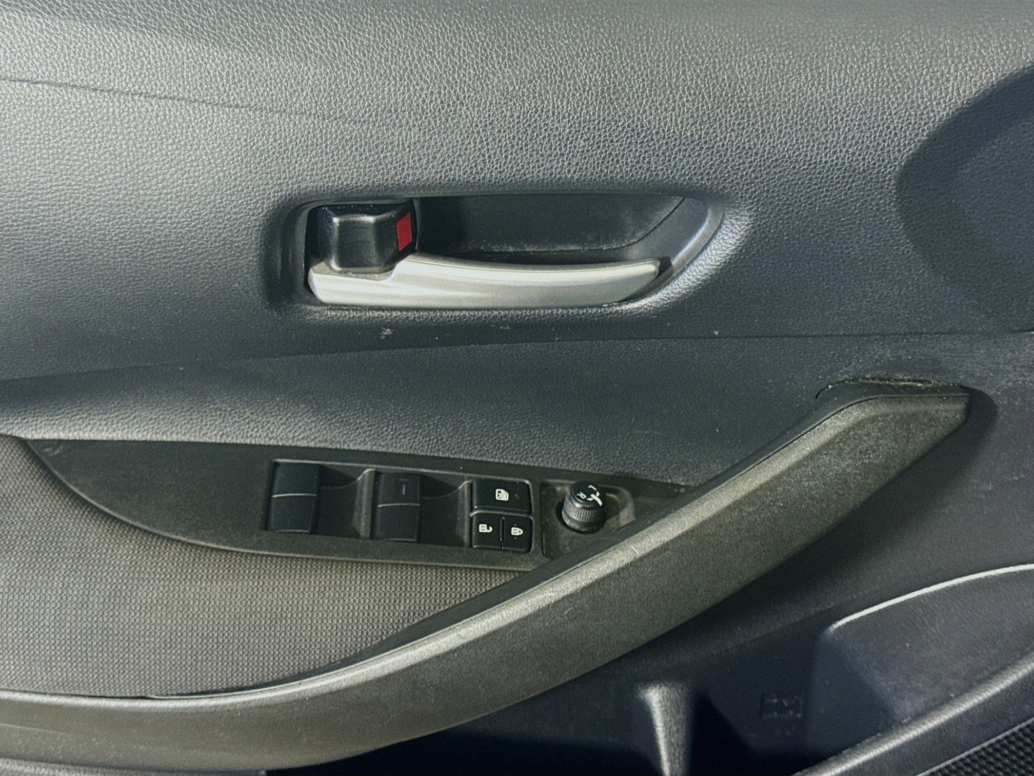 Used 2021 Toyota Corolla LE FWD image 23