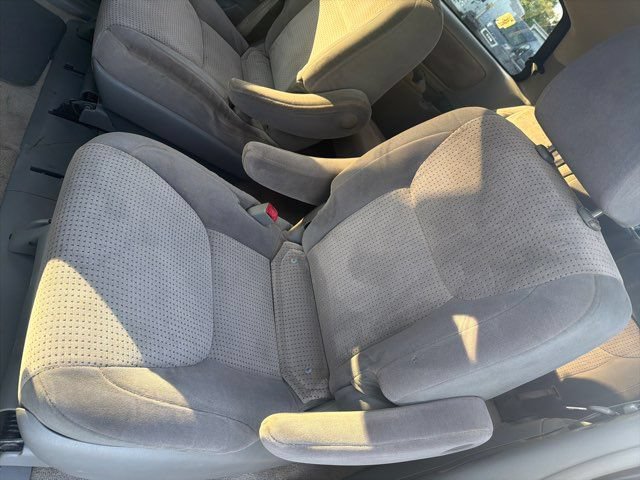 Used 2010 Toyota Sienna LE FWD image 17