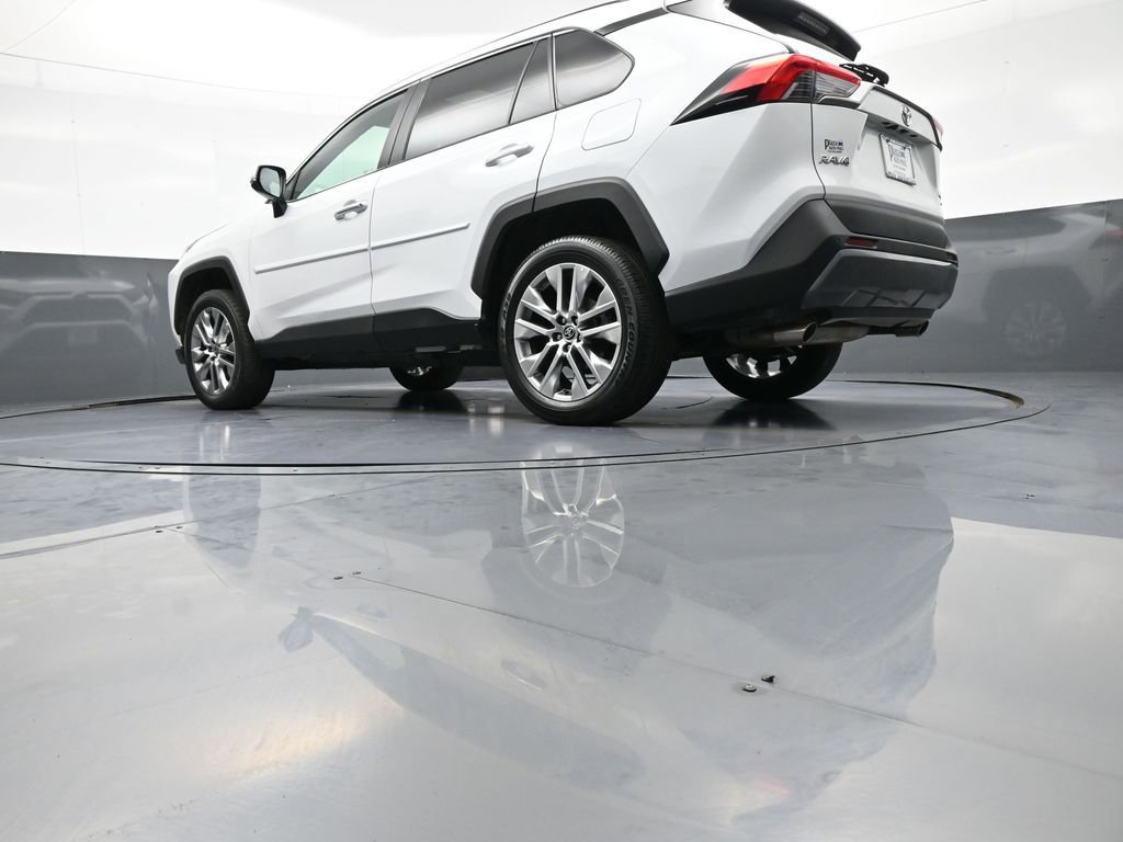 Used 2023 Toyota RAV4 Limited AWD/4WD image 33
