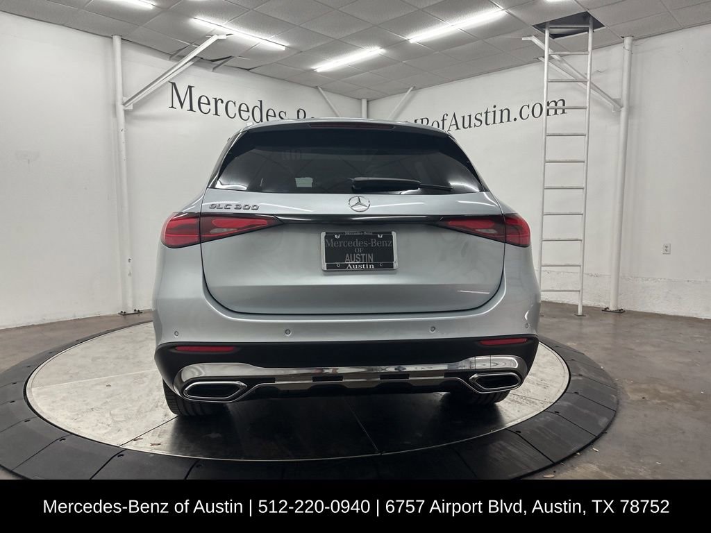 Used 2025 Mercedes-Benz GLC 300 image 7