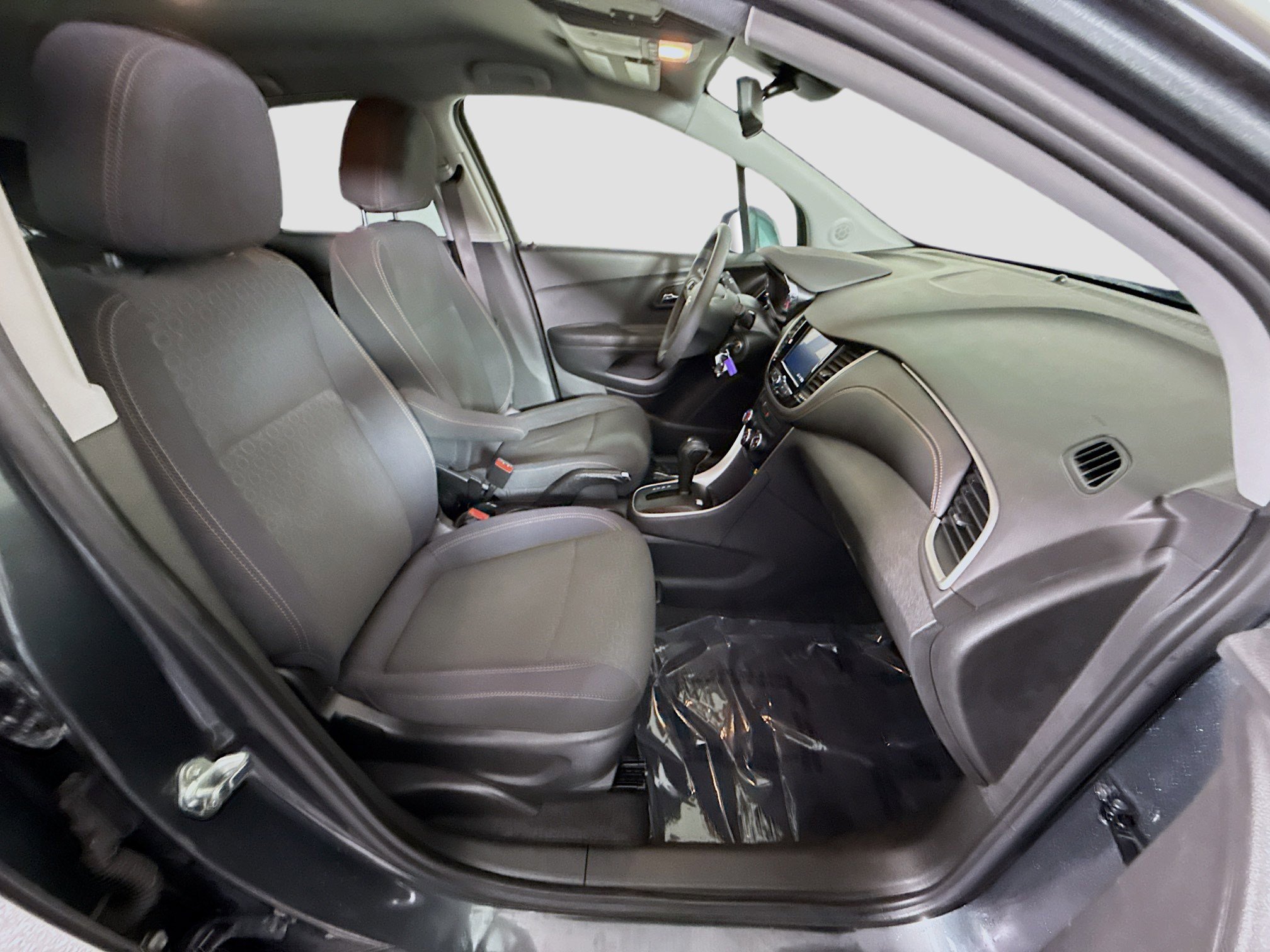 Used 2020 Chevrolet Trax LS w/ Tint and Cruise Package image 28