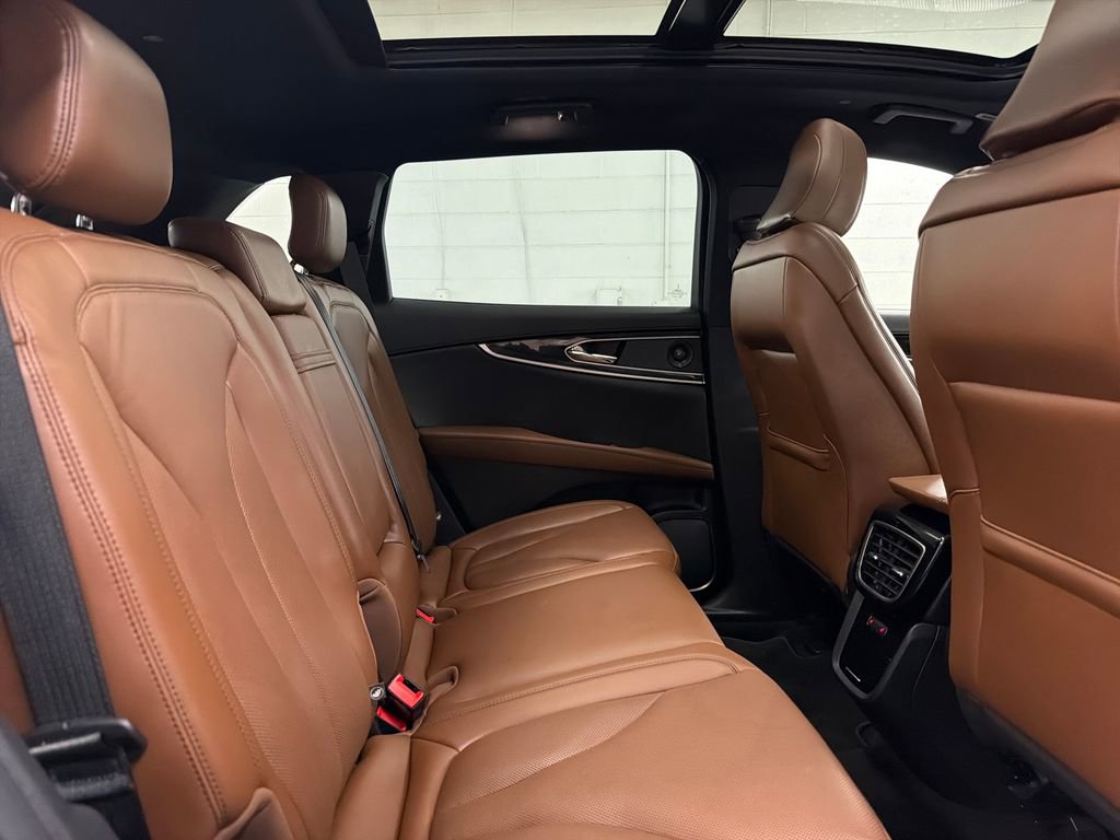 Used 2022 Lincoln Nautilus Reserve w/ Equipment Group 201A image 29