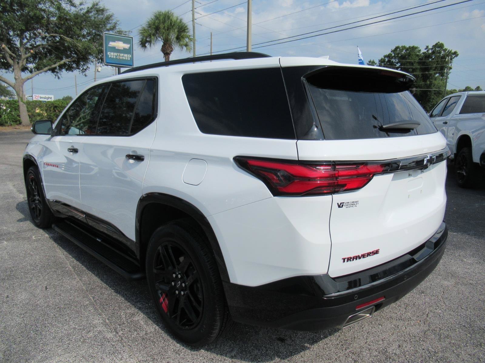 Used 2023 Chevrolet Traverse Premier w/ Redline Edition FWD image 8